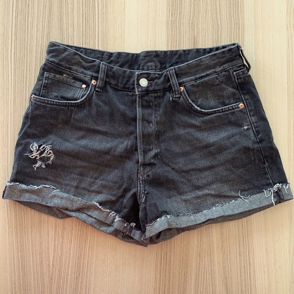 H&M Denim faded black jean shorts - Picture 1 of 7